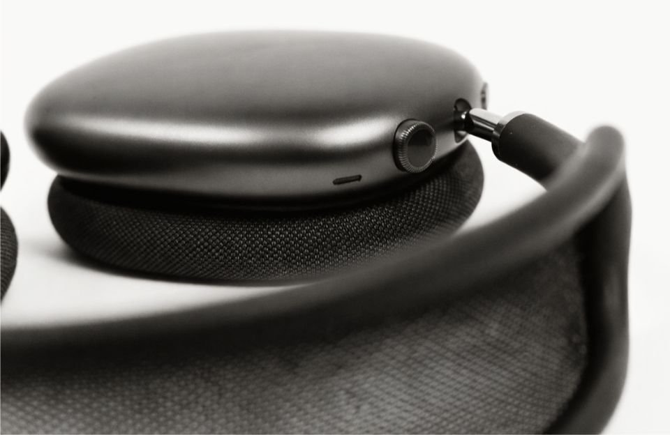 Revealed: Apple’s New AirPods Max 2 Raised Red Flags