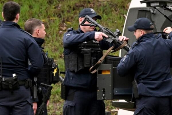 Australian police fatally shoot suspect after deadly standoff