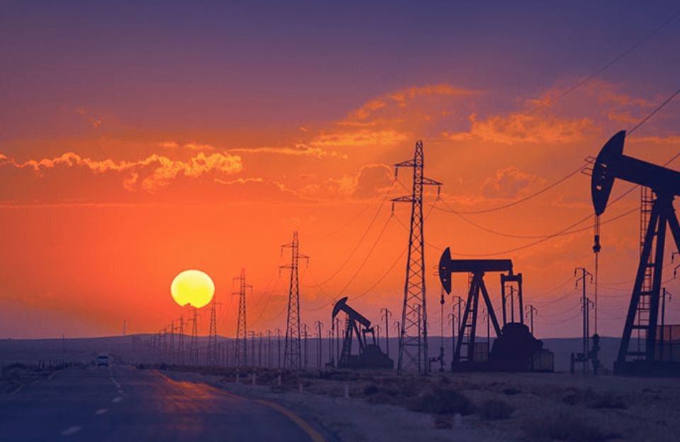 Oil Prices Surge Past $104 as Middle East Conflict Shakes Global Energy Markets