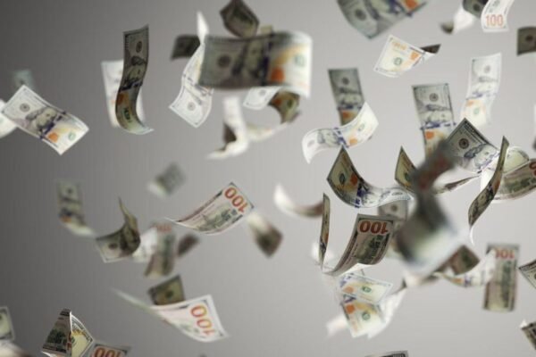 Policy Fog Dollar Surge Exposes a New Volatility Regime