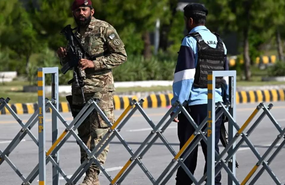 Islamabad Becomes the Epicenter of U.S.–Iran Talks as Security Alerts Surge